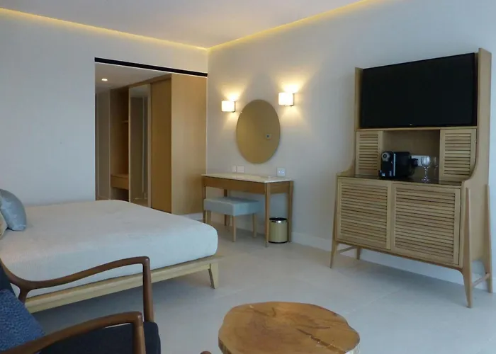 Sunrise Jade - Adults Only 5*